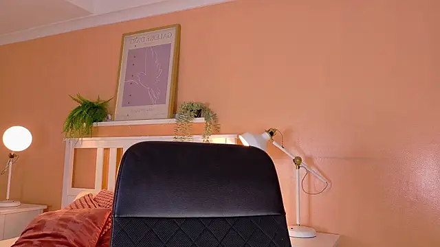 ParisFox  online show from 11-07-25, 07:51