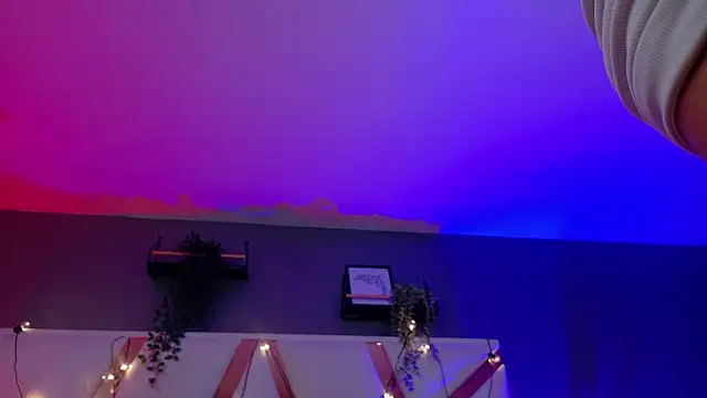 ParisFox  online show from 02-09-26, 10:08