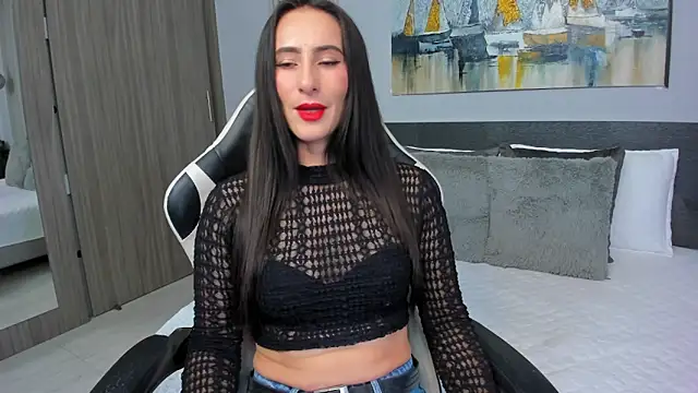 Snapshot of SaraGomez1 chatting on 05-18-26, 12:32 SaraGomez1 online show from 05-18-26, 12:32
