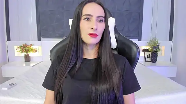 SaraGomez1 online show from 10-15-25, 12:57