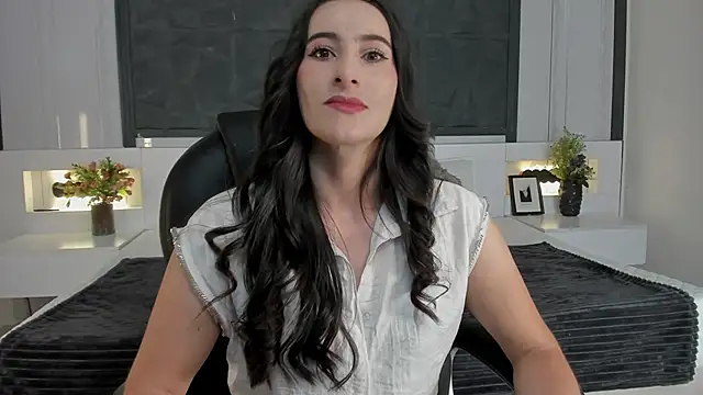 Snapshot of SaraGomez1 chatting on 04-17-26, 01:58 SaraGomez1 online show from 04-17-26, 01:58