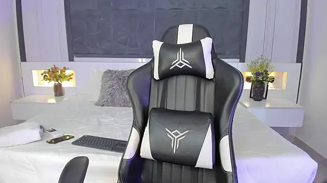 SaraGomez1 online show from 11-01-25, 12:32