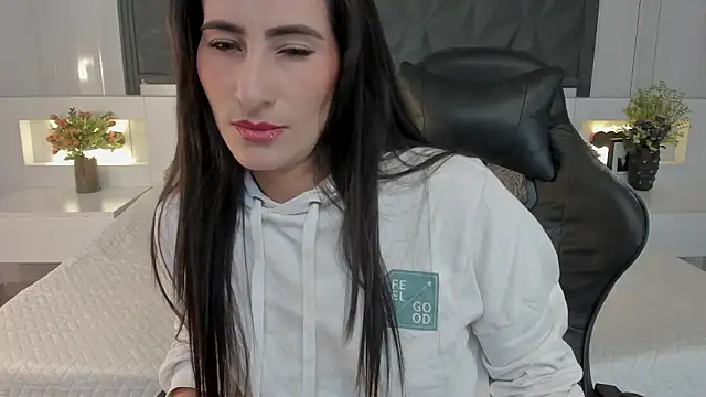 SaraGomez1 online show from 02-16-26, 12:15