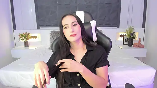SaraGomez1 online show from 09-30-25, 04:46