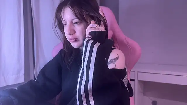 Snapshot of moundliicht1 chatting on 04-19-26, 08:44 moundliicht1 online show from 04-19-26, 08:44