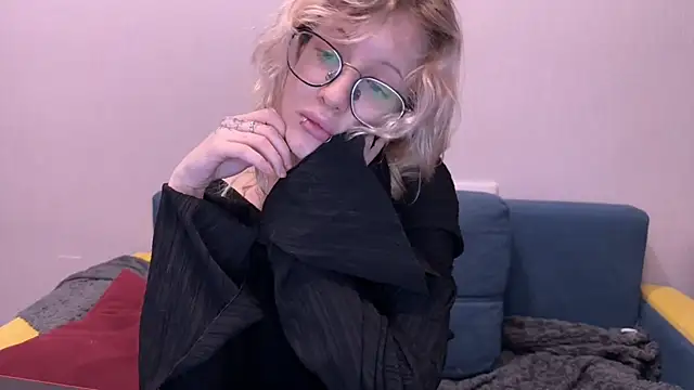 moundliicht1 online show from 11-02-25, 07:52