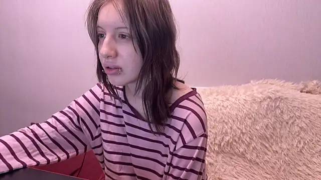 moundliicht1 online show from 11-22-25, 08:40