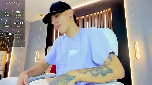 Lobo 17  online show from 03-03-26, 03:46