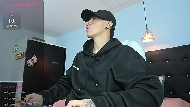 Lobo 17  online show from 11-25-25, 03:51