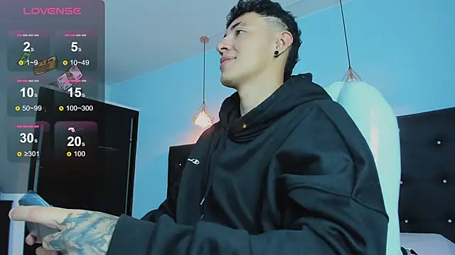 Lobo 17  online show from 11-11-25, 03:45