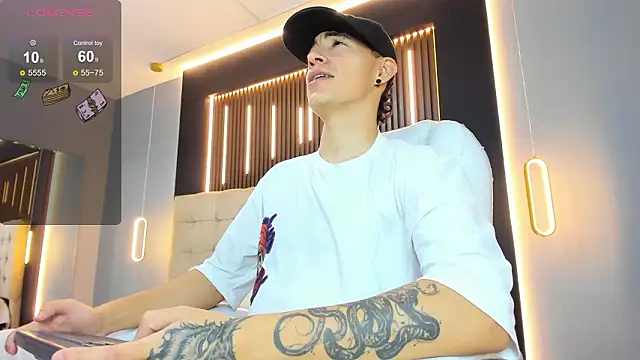 Lobo 17  online show from 03-22-26, 03:43