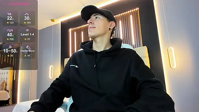 Lobo 17  online show from 04-07-26, 03:41