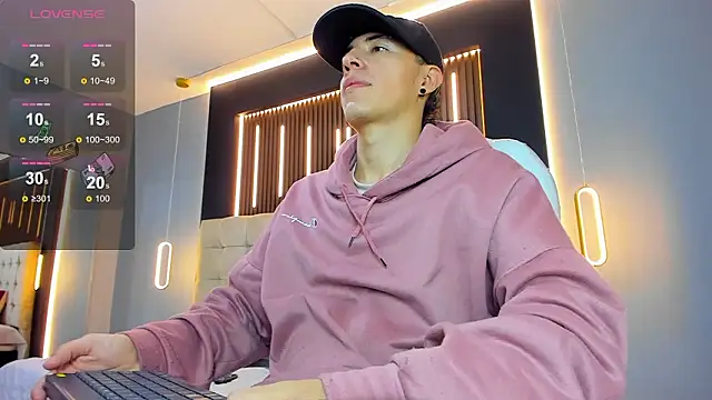 Lobo 17  online show from 03-17-26, 03:42