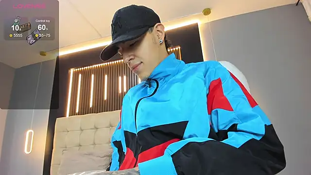 Lobo 17  online show from 03-27-26, 03:48