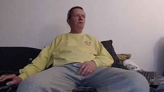 Snapshot of Manfred-Bi chatting on 12-07-24, 06:32 Manfred-Bi online show from 12-07-24, 06:32