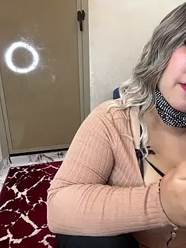 Snapshot of belquiis chatting on 01-11-25, 02:47 belquiis online show from 01-11-25, 02:47