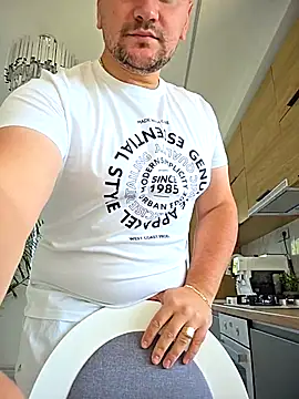 Snapshot of KarlosCarutox chatting on 09-14-25, 10:15 KarlosCarutox online show from 09-14-25, 10:15