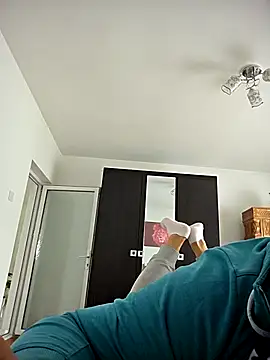 Snapshot of KarlosCarutox chatting on 09-27-25, 08:53 KarlosCarutox online show from 09-27-25, 08:53