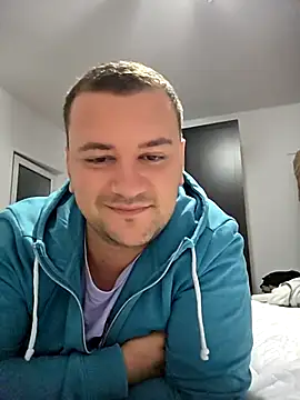 Snapshot of KarlosCarutox chatting on 09-17-25, 05:26 KarlosCarutox online show from 09-17-25, 05:26