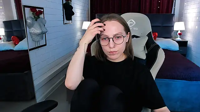 AphexQueen online show from 03-20-25, 03:25