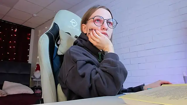 AphexQueen online show from 02-10-25, 08:42