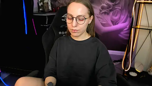 AphexQueen online show from 02-14-25, 04:09