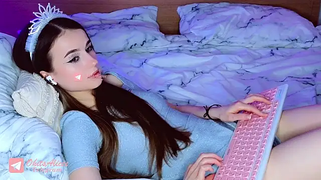  OhitsMe online show from 12-04-24, 11:57