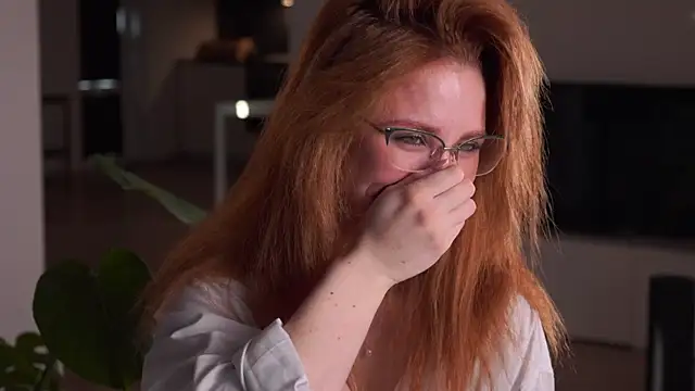 EsmaCrumbley online show from 03-16-26, 04:31