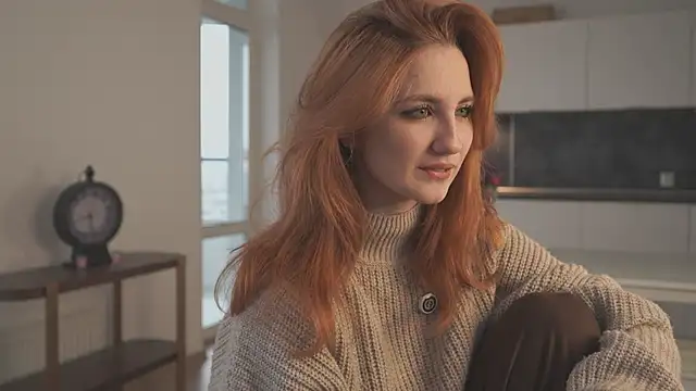 EsmaCrumbley online show from 10-15-25, 04:22