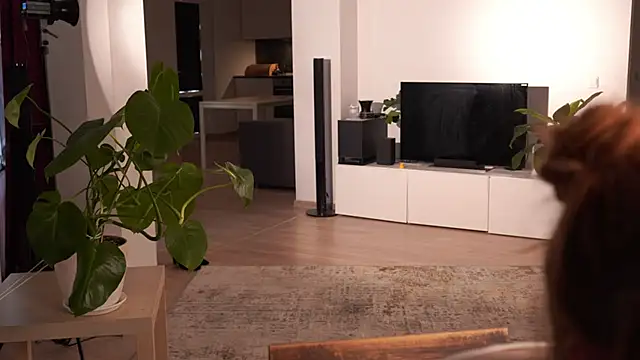 EsmaCrumbley online show from 03-30-26, 04:36