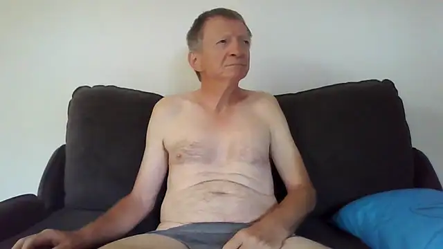 Snapshot of naturiste974 chatting on 02-06-26, 07:15 naturiste974 online show from 02-06-26, 07:15