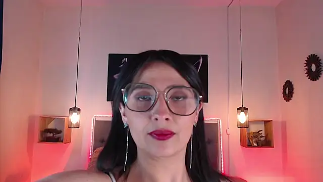 Snapshot of emily_leinner chatting on 10-10-25, 02:51 emily leinner online show from 10-10-25, 02:51
