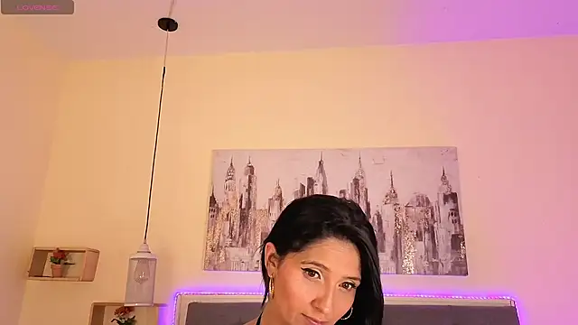 Snapshot of emily_leinner chatting on 06-25-26, 01:58 emily leinner online show from 06-25-26, 01:58