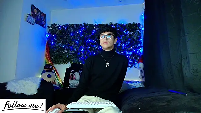 Snapshot of twink_sebas_ chatting on 01-10-25, 05:05 twink sebas  online show from 01-10-25, 05:05