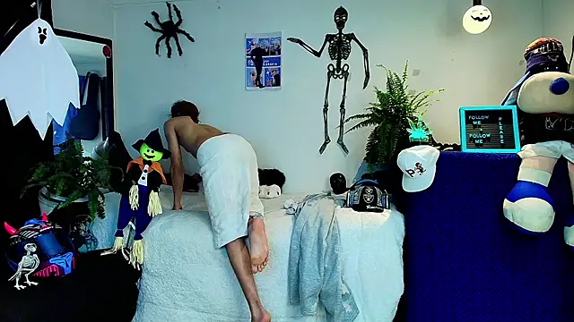 Snapshot of twink_sebas_ chatting on 10-26-25, 02:01 twink sebas  online show from 10-26-25, 02:01