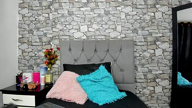 Snapshot of your_angel7 chatting on 10-15-25, 01:37 your angel7 online show from 10-15-25, 01:37