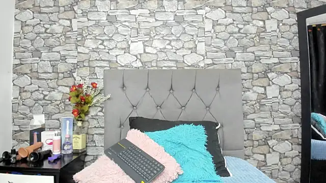 Snapshot of your_angel7 chatting on 09-11-25, 02:11 your angel7 online show from 09-11-25, 02:11