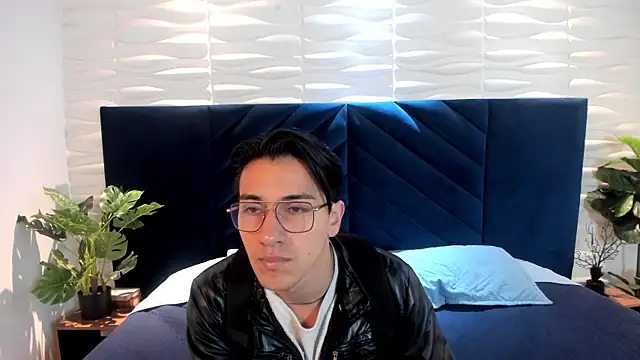 Snapshot of Andy_Joy_ chatting on 06-26-26, 11:05 Andy Joy online show from 06-26-26, 11:05