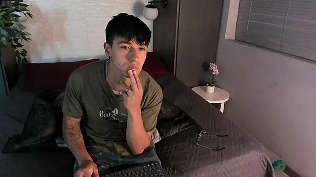 Andy Joy  online show from 10-06-25, 11:00