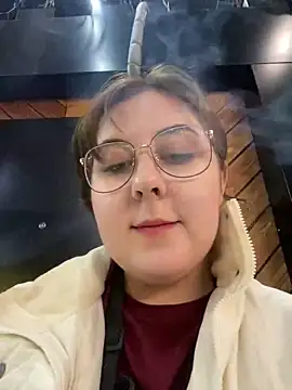 Snapshot of cinnabon_ chatting on 03-07-25, 06:00 cinnabon  online show from 03-07-25, 06:00