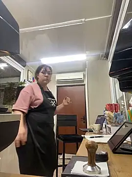 Snapshot of cinnabon_ chatting on 02-11-25, 05:50 cinnabon  online show from 02-11-25, 05:50
