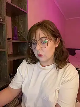 Snapshot of cinnabon_ chatting on 03-06-25, 12:41 cinnabon  online show from 03-06-25, 12:41