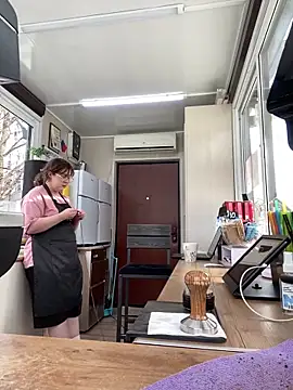 Snapshot of cinnabon_ chatting on 03-14-25, 12:18 cinnabon  online show from 03-14-25, 12:18