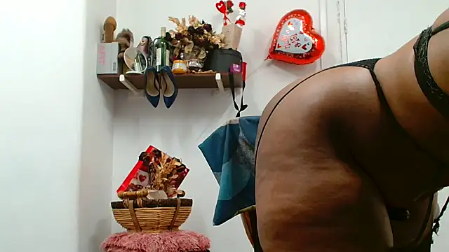 Snapshot of xTALLSEXYBUMx chatting on 04-26-26, 05:32 xTALLSEXYBUMx online show from 04-26-26, 05:32