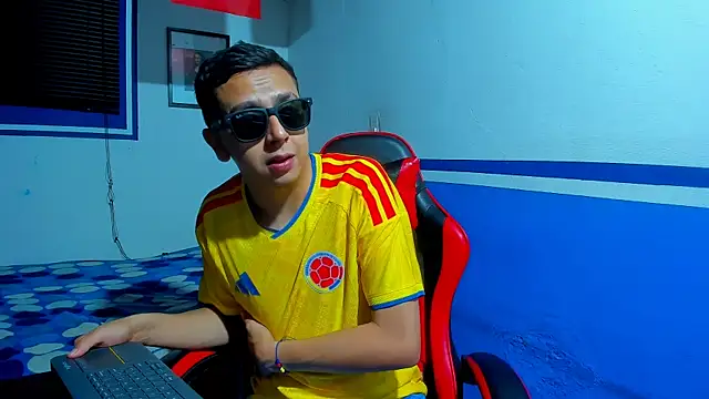maxowens oficial online show from 06-18-26, 08:02