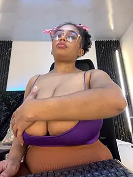 Emy leon online show from 11-23-25, 07:02