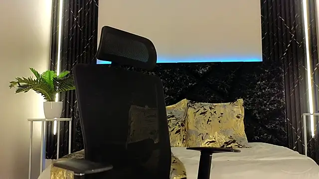 Emy leon online show from 12-13-25, 08:04