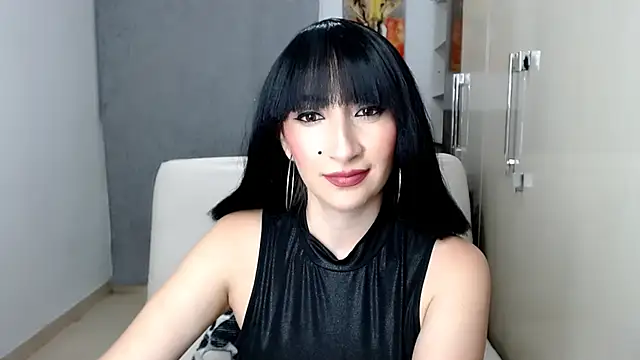 Laura-pervert online show from 11-15-25, 01:09