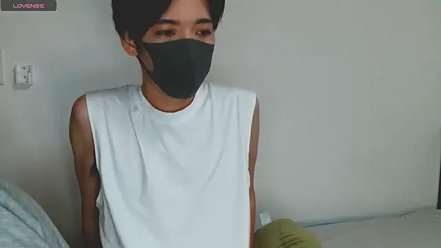 Snapshot of itsme_LEON chatting on 09-13-25, 01:22 itsme LEON online show from 09-13-25, 01:22