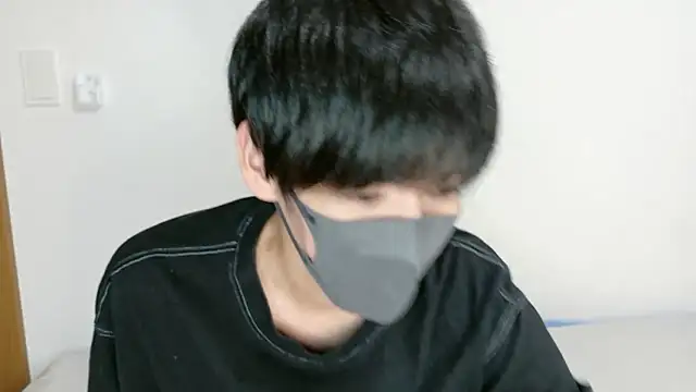 Snapshot of itsme_LEON chatting on 10-12-25, 01:12 itsme LEON online show from 10-12-25, 01:12